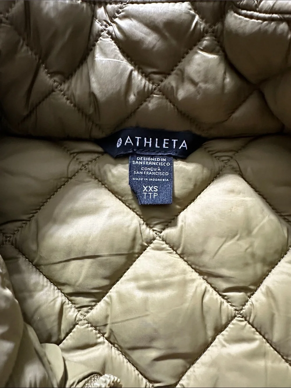 Athleta Quilted Puffer Vest in Olive Green - Picture 4 of 7